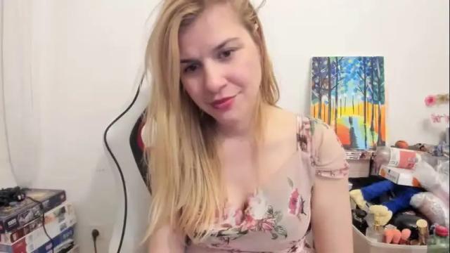 Image 12 of artsyandcraftsy_ Stream on Chaturbate on 8 days ago