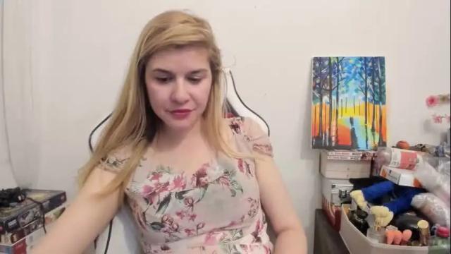 Image 3 of artsyandcraftsy_ Stream on Chaturbate on 8 days ago