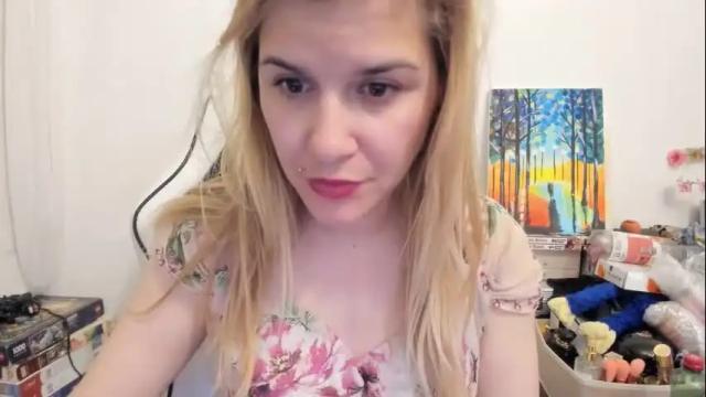 Image 4 of artsyandcraftsy_ Stream on Chaturbate on 8 days ago