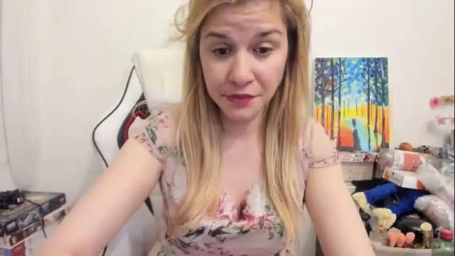 Image 7 of artsyandcraftsy_ Stream on Chaturbate on 8 days ago