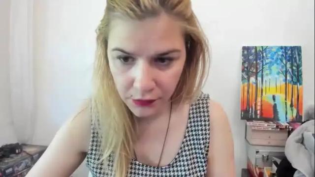 Image 4 of artsyandcraftsy_ Stream on Chaturbate on 1 day ago