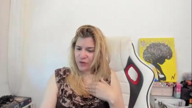 Image 7 of artsyandcraftsy_ Stream on Chaturbate on 1 month ago