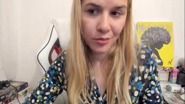 Image 10 of artsyandcraftsy_ Stream on Chaturbate on 1 month ago