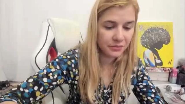 Image 11 of artsyandcraftsy_ Stream on Chaturbate on 1 month ago