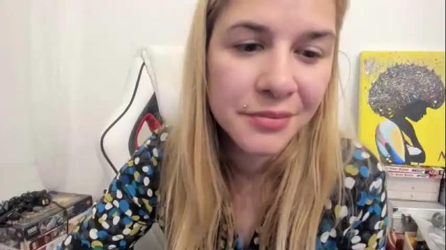 Image 2 of artsyandcraftsy_ Stream on Chaturbate on 1 month ago