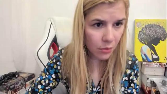 Image 6 of artsyandcraftsy_ Stream on Chaturbate on 1 month ago