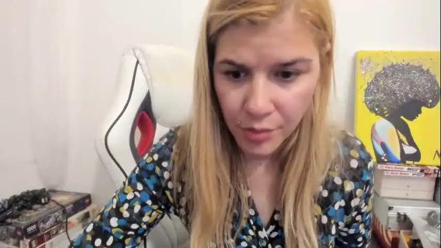 Image 7 of artsyandcraftsy_ Stream on Chaturbate on 1 month ago