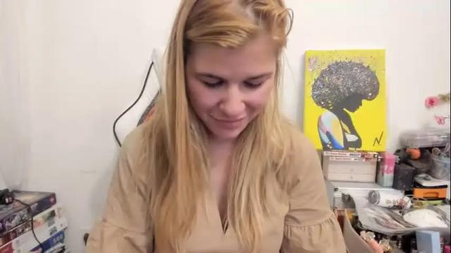 Image 2 of artsyandcraftsy_ Stream on Chaturbate on 1 month ago
