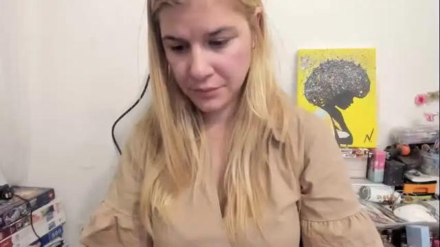 Image 6 of artsyandcraftsy_ Stream on Chaturbate on 1 month ago