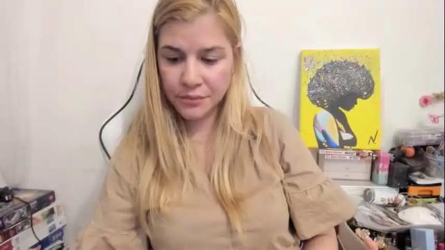 Image 7 of artsyandcraftsy_ Stream on Chaturbate on 1 month ago