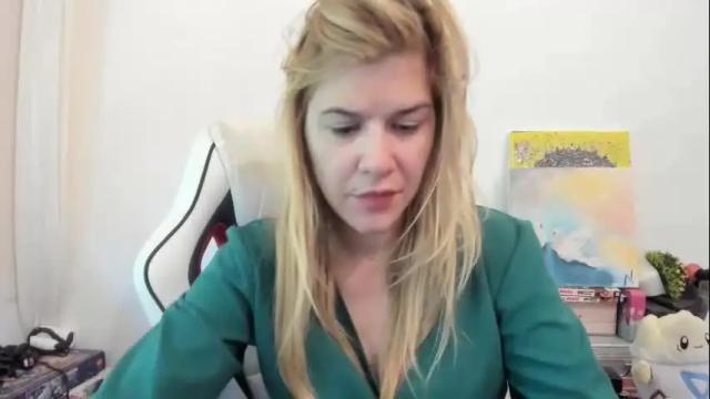 Image 11 of artsyandcraftsy_ Stream on Chaturbate on 27 days ago