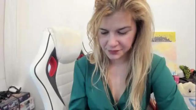 Image 2 of artsyandcraftsy_ Stream on Chaturbate on 27 days ago