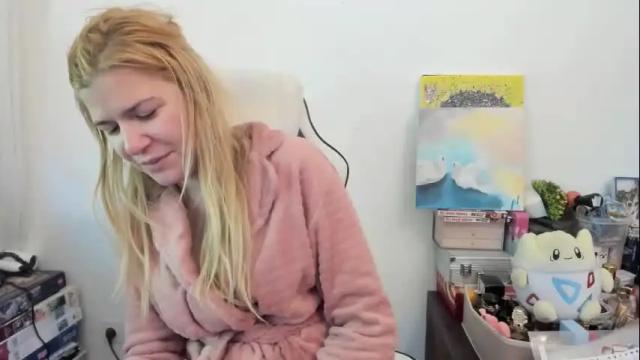 Image 7 of artsyandcraftsy_ Stream on Chaturbate on 26 days ago