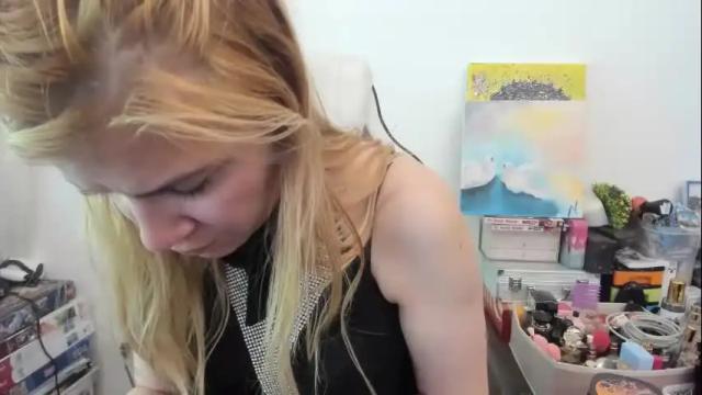 Image 10 of artsyandcraftsy_ Stream on Chaturbate on 25 days ago