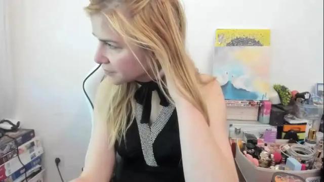 Image 11 of artsyandcraftsy_ Stream on Chaturbate on 25 days ago