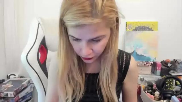 Image 12 of artsyandcraftsy_ Stream on Chaturbate on 24 days ago
