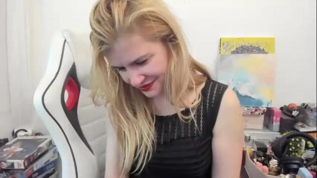 Image 7 of artsyandcraftsy_ Stream on Chaturbate on 24 days ago