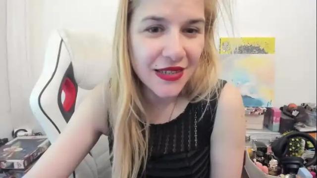 Image 8 of artsyandcraftsy_ Stream on Chaturbate on 24 days ago