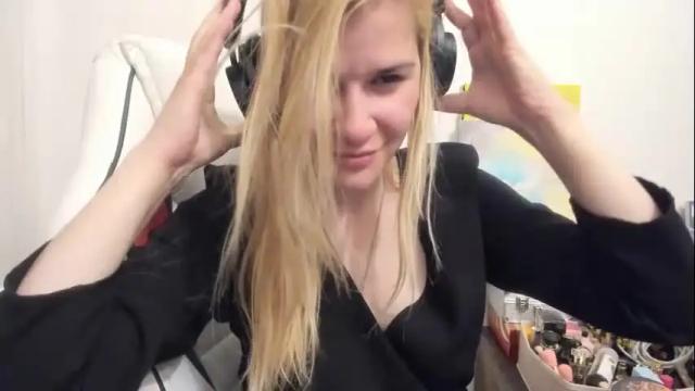 Image 11 of artsyandcraftsy_ Stream on Chaturbate on 23 days ago