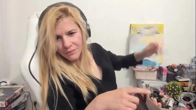 Image 12 of artsyandcraftsy_ Stream on Chaturbate on 23 days ago