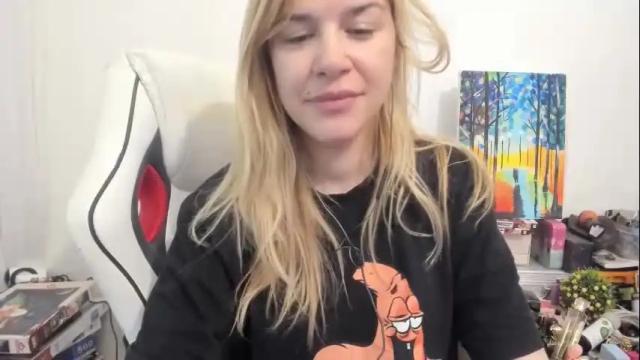 Image 6 of artsyandcraftsy_ Stream on Chaturbate on 21 days ago