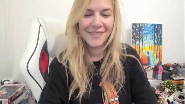 Image 7 of artsyandcraftsy_ Stream on Chaturbate on 21 days ago