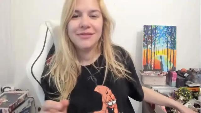 Image 8 of artsyandcraftsy_ Stream on Chaturbate on 21 days ago
