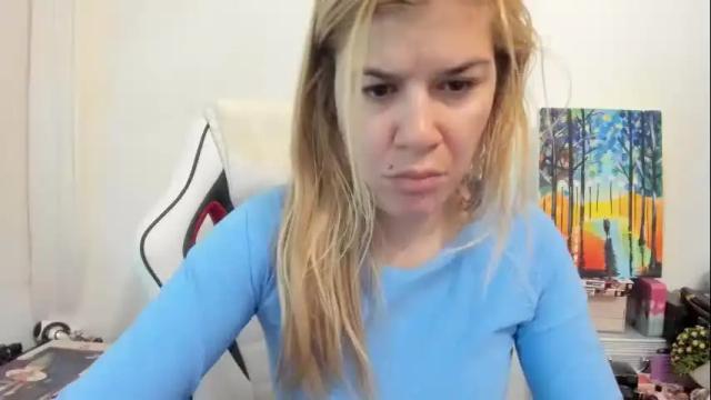 Image 3 of artsyandcraftsy_ Stream on Chaturbate on 20 days ago