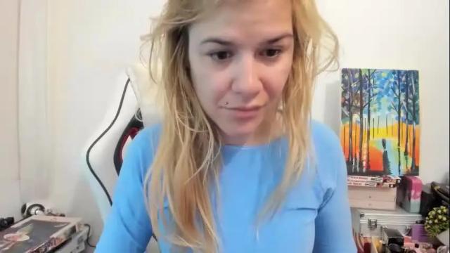 Image 4 of artsyandcraftsy_ Stream on Chaturbate on 20 days ago