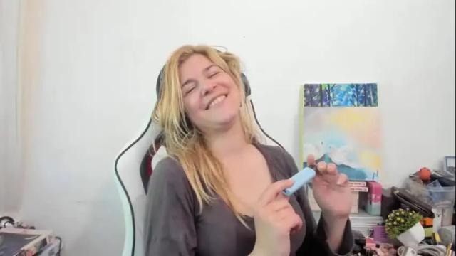 Image 10 of artsyandcraftsy_ Stream on Chaturbate on 19 days ago