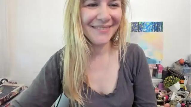 Image 2 of artsyandcraftsy_ Stream on Chaturbate on 19 days ago