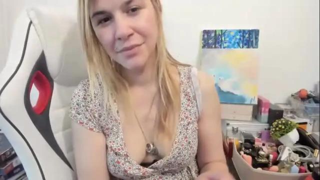 Image 8 of artsyandcraftsy_ Stream on Chaturbate on 18 days ago
