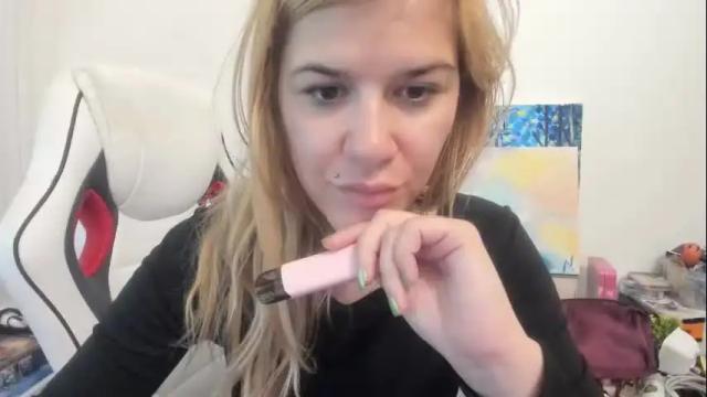 Image 7 of artsyandcraftsy_ Stream on Chaturbate on 13 days ago