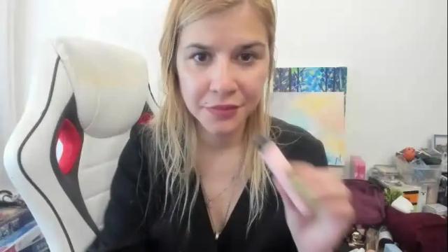 Image 2 of artsyandcraftsy_ Stream on Chaturbate on 12 days ago