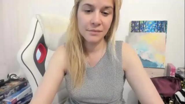 Image 10 of artsyandcraftsy_ Stream on Chaturbate on 11 days ago