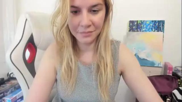 Image 3 of artsyandcraftsy_ Stream on Chaturbate on 11 days ago