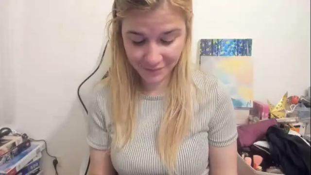 Image 6 of artsyandcraftsy_ Stream on Chaturbate on 9 days ago