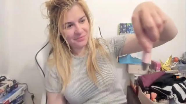 Image 8 of artsyandcraftsy_ Stream on Chaturbate on 9 days ago