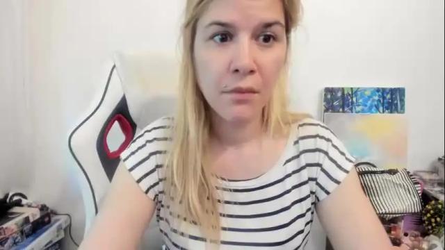 Image 10 of artsyandcraftsy_ Stream on Chaturbate on 3 days ago