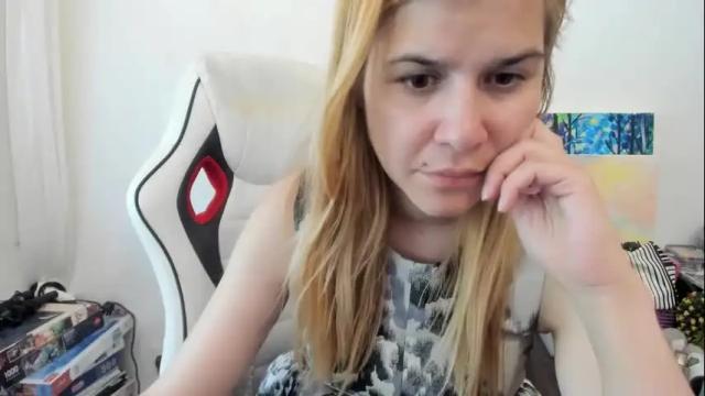 Image 10 of artsyandcraftsy_ Stream on Chaturbate on 2 days ago