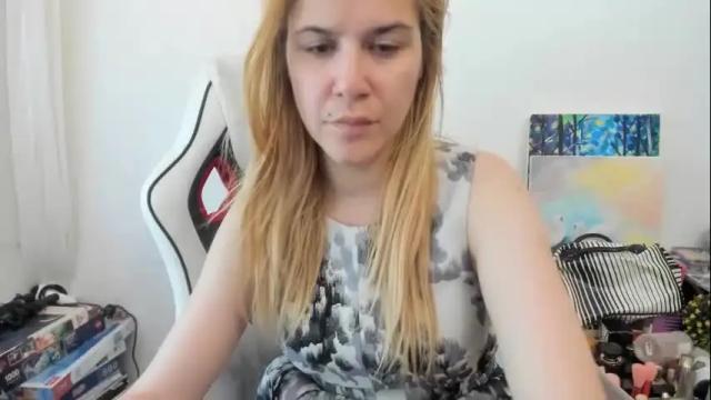 Image 12 of artsyandcraftsy_ Stream on Chaturbate on 2 days ago