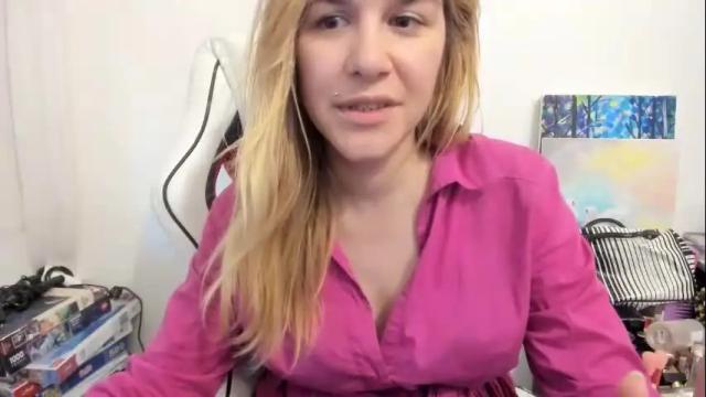 Image 11 of artsyandcraftsy_ Stream on Chaturbate on 1 day ago