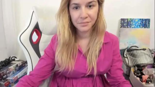 Image 2 of artsyandcraftsy_ Stream on Chaturbate on 1 day ago