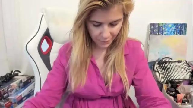 Image 6 of artsyandcraftsy_ Stream on Chaturbate on 1 day ago