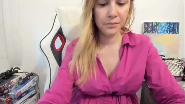 Image 8 of artsyandcraftsy_ Stream on Chaturbate on 1 day ago