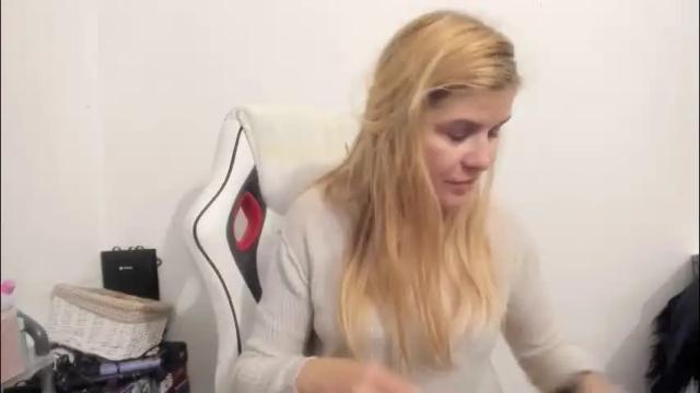 Image 8 of artsyandcraftsy_ Stream on Chaturbate on 1 month ago