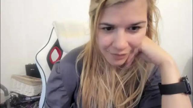 Image 3 of artsyandcraftsy_ Stream on Chaturbate on 1 month ago