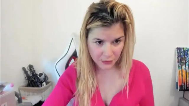 Image 8 of artsyandcraftsy_ Stream on Chaturbate on 1 month ago