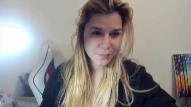 Image 2 of artsyandcraftsy_ Stream on Chaturbate on 1 month ago