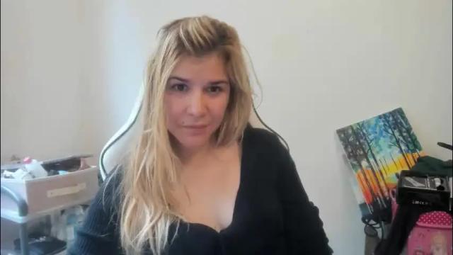 Image 10 of artsyandcraftsy_ Stream on Chaturbate on 20 days ago